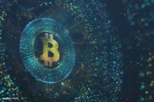regulación criptomonedas Colombia 2025 – símbolo de Bitcoin digital sobre fondo azul