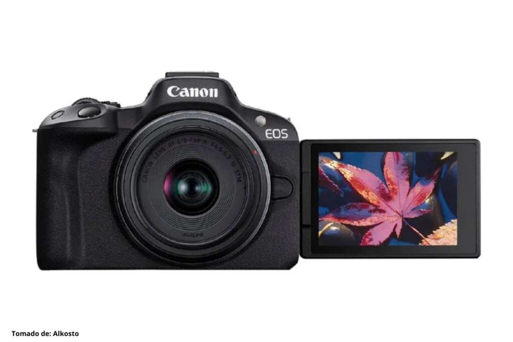 Canon EOS R50: 8 Funciones Impresionantes para Fotógrafos y Creadores 2 camara canon eos r50 tomando fotos