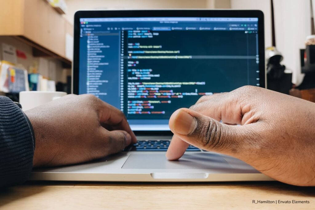 modelos de lenguaje, Persona programando, Más Tecnología