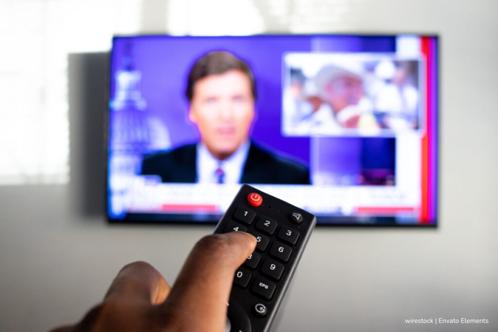 streaming en Colombia, reproductor Roku, persona utilizando reproductor Roku, Más Tecnología